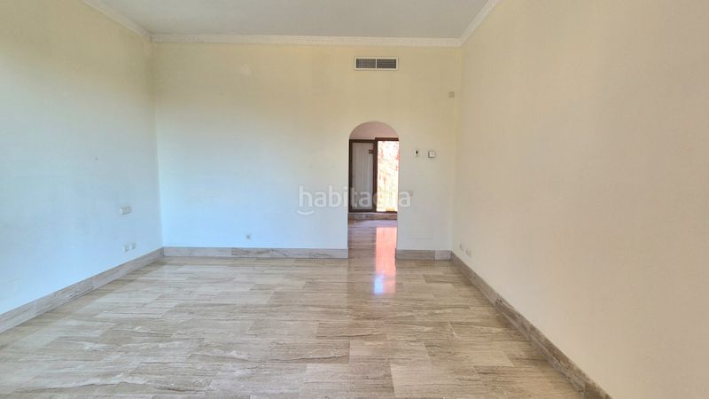 Foto 48e4c7af-a2eb-40b3-bc51-d5421fd50cbd. Àtic amb calefacció aparcament piscina a Guadalmina Baja Marbella