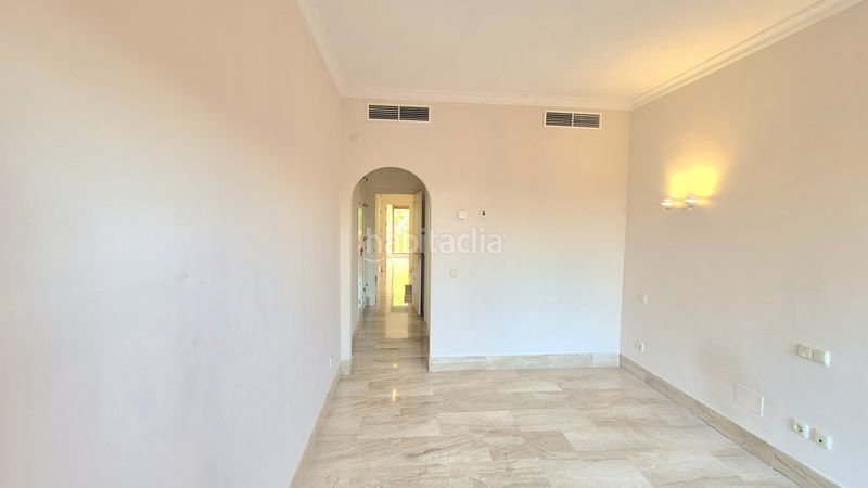 Foto 4bc613e9-6c3d-4455-917a-88e5b6c631d2. Àtic amb calefacció aparcament piscina a Guadalmina Baja Marbella