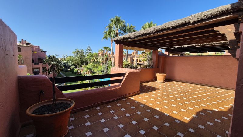 Foto de05e114-69ad-4292-9852-8ff2353171a5. Àtic amb calefacció aparcament piscina a Guadalmina Baja Marbella