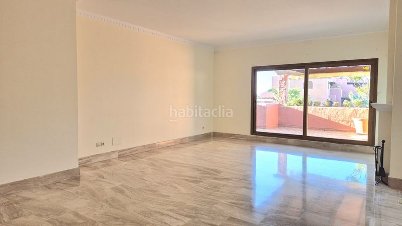 Foto e236f064-71a1-4c4d-af7e-de3e226f212c. Àtic amb calefacció aparcament piscina a Guadalmina Baja Marbella