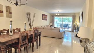 Planta baixa a Guadalmina Alta. Apartamento en esquina con terraza de 70 m en guadalmina alta