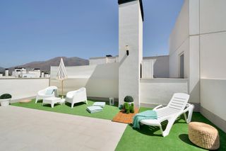 Attico in Centro. Ático dúplex con solárium privado de 70 m y vistas despejadas