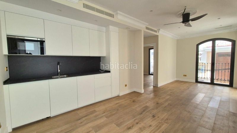 Foto 306a4e43-06f3-46e5-bd59-5d23ab8943d6. Edificio in Centro Estepona