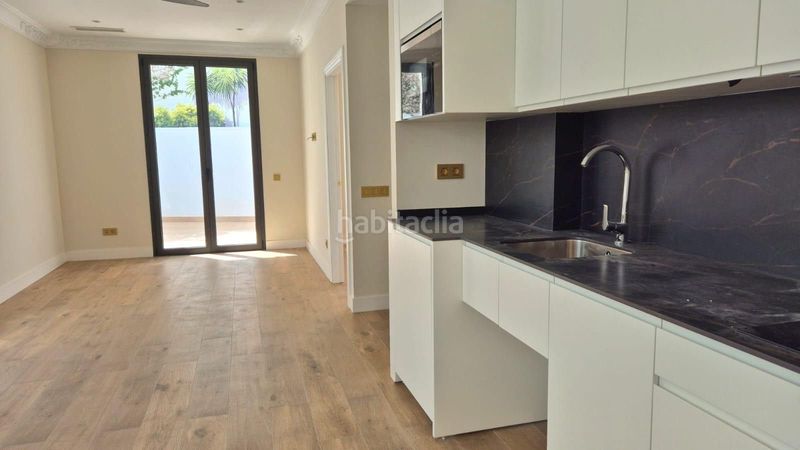 Foto 7bc31855-c38b-4865-9468-f2addfe3a805. Edificio in Centro Estepona