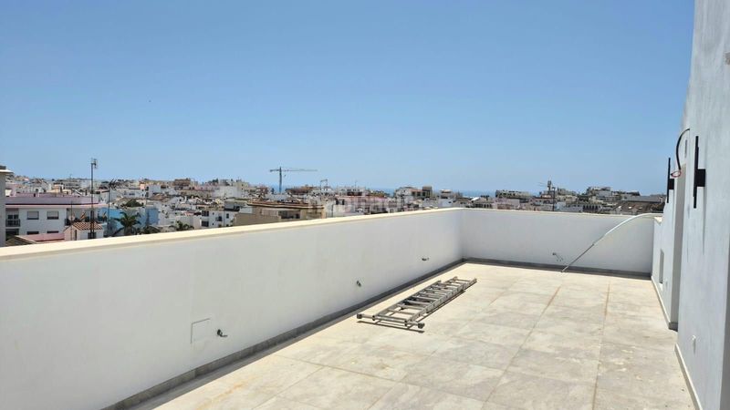 Foto 9d1c604a-5e4b-4d9d-be03-8eca9d6fbef2. Edificio in Centro Estepona