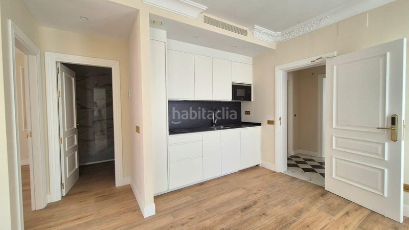 Foto a819d5e5-f0f6-4e82-9610-ff5922f3d0bc. Edificio in Centro Estepona