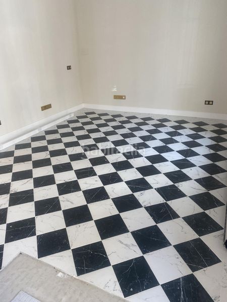Foto b6944963-503c-443d-802c-7343bd598b13. Edificio in Centro Estepona