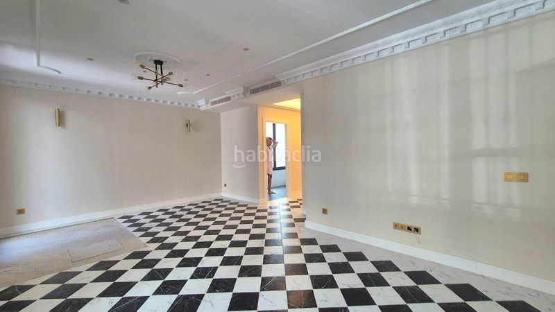 Foto bda913ec-a26b-4356-9083-5530c9dea935. Edificio in Centro Estepona