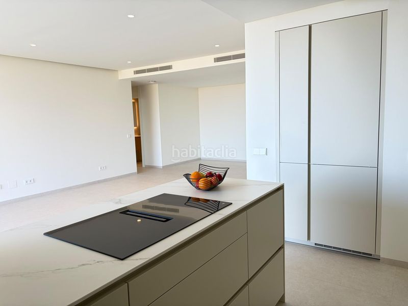 Foto 0d08eb77-5de7-4a83-ae33-64f8ff0ffe59. Apartament amb calefacció aparcament piscina a Playa Bajadilla - Puertos Marbella