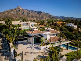 Xalet  Avenida grecia. Exclusiva villa de lujo en la milla de oro de marbella