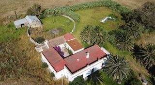 Country house  Calle sancho iv 'el bravo'. Oportunidad única cortijo tradicional andaluz en el parque natur