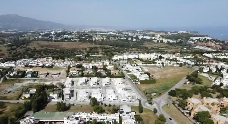 Foto f3be1569-17dd-4d50-995f-9bfe8e32ae1b. Terreny residencial a Centro Estepona