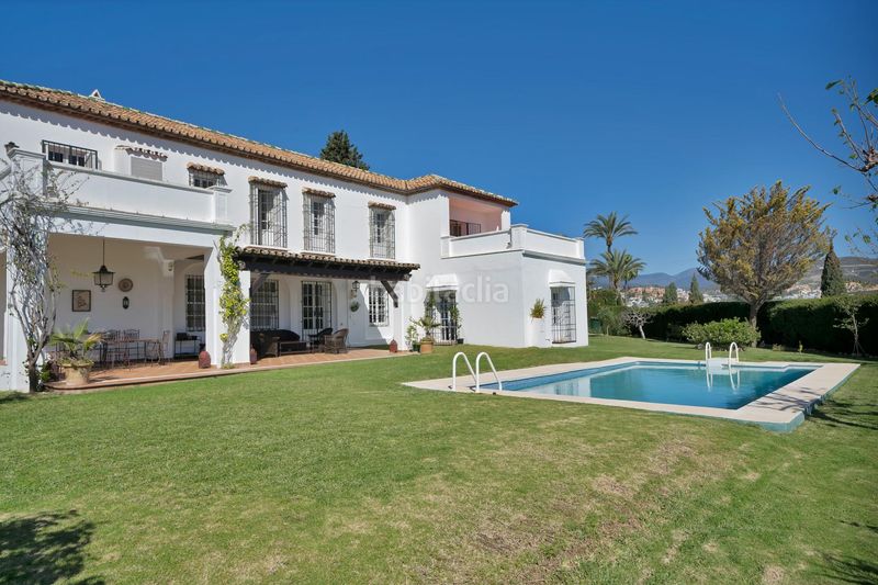 Foto 0403cec5-154c-4226-a8a4-7d5faa43a7e2. Xalet amb aparcament piscina a Las Brisas Marbella