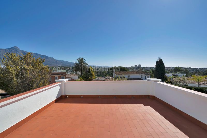 Foto 1860d814-71a6-4bde-8b17-834b08438268. Xalet amb aparcament piscina a Las Brisas Marbella
