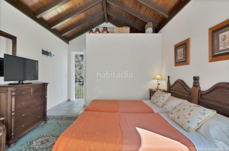 Foto bbfcf219-55df-499b-b8b6-f42966b97a19. Xalet amb aparcament piscina a Las Brisas Marbella