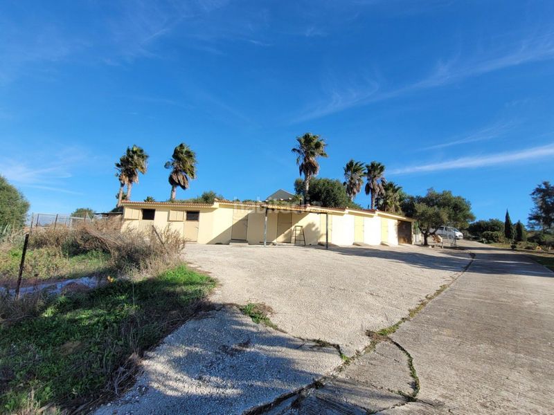 Foto ce778683-81b4-49b9-9282-ceb225328589. Chalet in plaza constitución in San Martín del Tesorillo