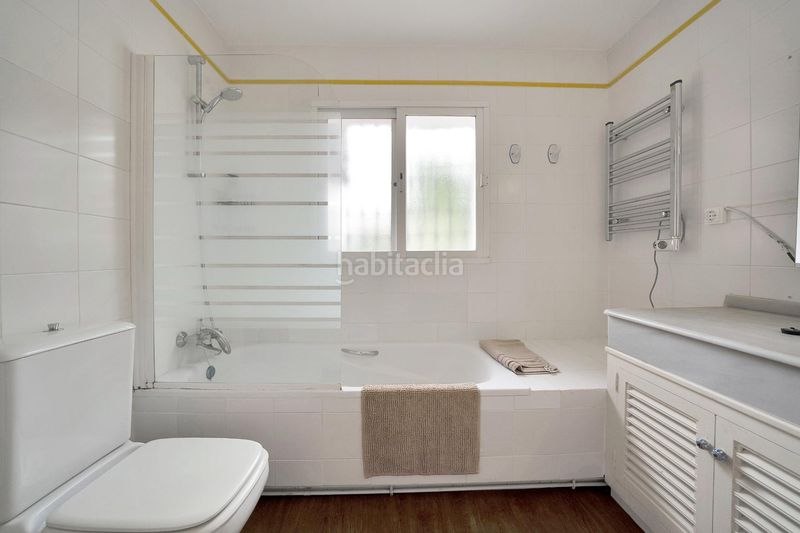 Foto 35492cee-1b8a-4dc0-aa05-98958b8ff064. Xalet amb piscina a Elviria Marbella