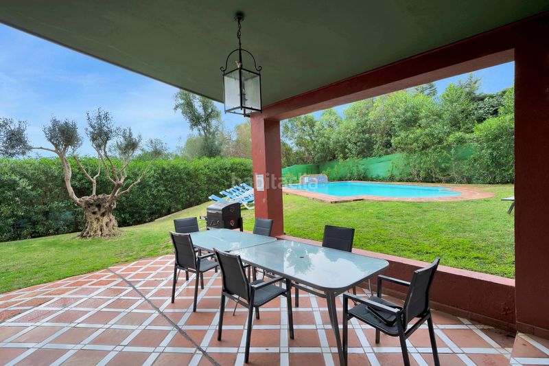 Foto 980f2fc0-3304-46c5-910b-f0a179450e23. Xalet amb piscina a Elviria Marbella