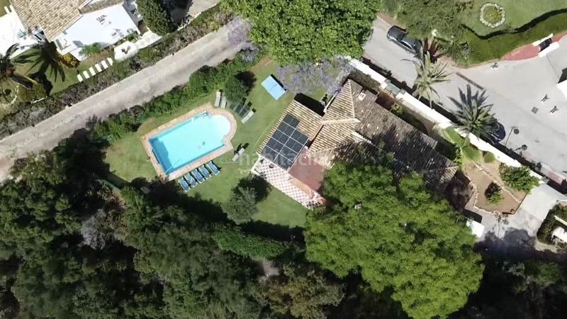 Foto 9f0aac70-2a25-4757-99a4-1b0afb50367d. Xalet amb piscina a Elviria Marbella
