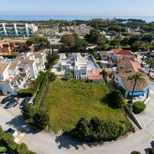 Foto e2ef25a2-2adb-44d0-a8ea-f3d13d221640. Local comercial a Paraiso - Barronal Estepona