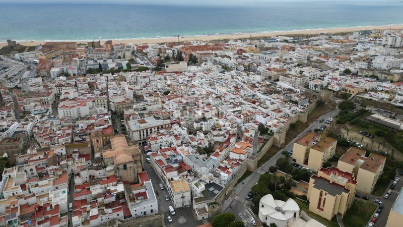 Foto 2e5f801b-10df-4e55-80ae-27e18aefcbd1. Casa amb aparcament a Tarifa ciudad Tarifa