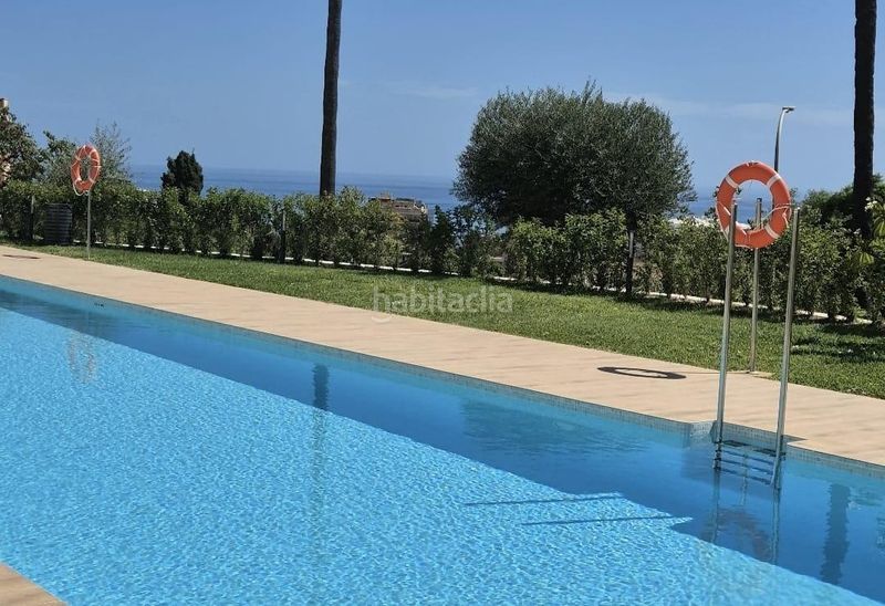 Foto 0d29bc73-27b5-4571-bbe5-55d266e8f670. Apartamento ático de diseño con gran solárium y vistas al mar en Montemar, en Torremolinos