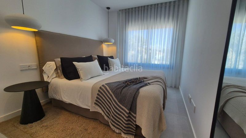 Foto 1b0c5568-b804-4f5a-ac6c-89d10385176e. Apartamento ático de diseño con gran solárium y vistas al mar en Montemar, en Torremolinos