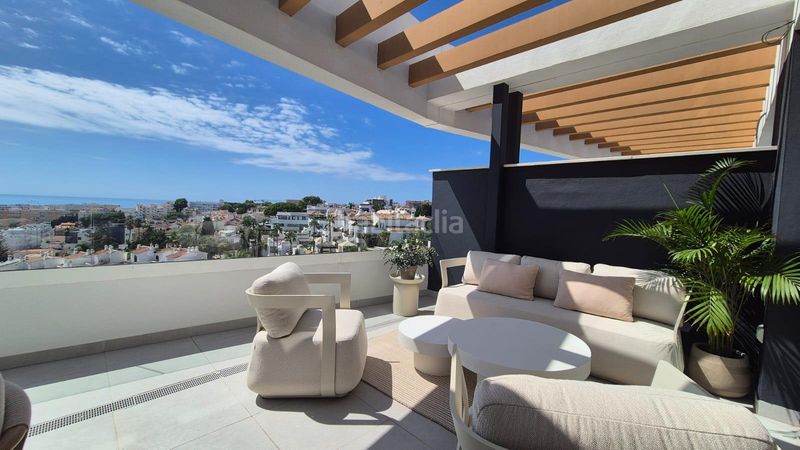 Foto 2188e550-a85e-48fd-bce8-ddb27a001f8f. Apartamento ático de diseño con gran solárium y vistas al mar en Montemar, en Torremolinos