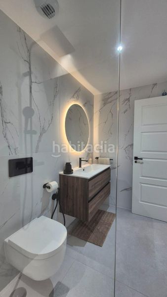 Foto 29272b96-fab4-4b7e-9296-dc91ab0b3523. Apartamento ático de diseño con gran solárium y vistas al mar en Montemar, en Torremolinos