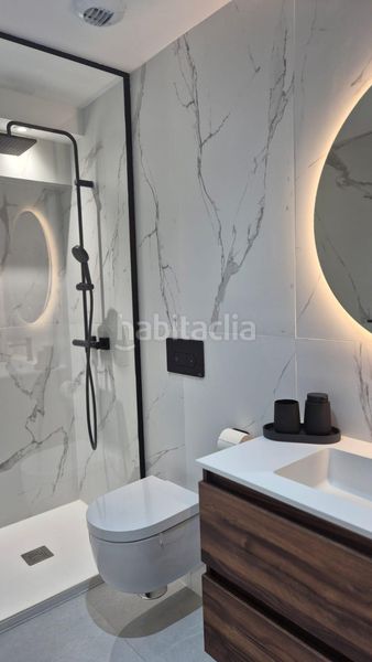 Foto 648bd35e-db80-4d04-97fd-c66b91403e04. Apartamento ático de diseño con gran solárium y vistas al mar en Montemar, en Torremolinos