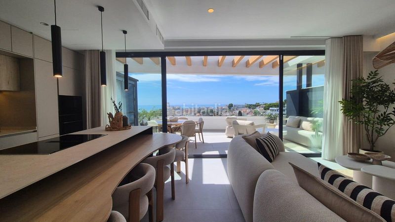Foto 9225ca83-b738-498e-98b8-ab9b5b071fe9. Apartamento ático de diseño con gran solárium y vistas al mar en Montemar, en Torremolinos