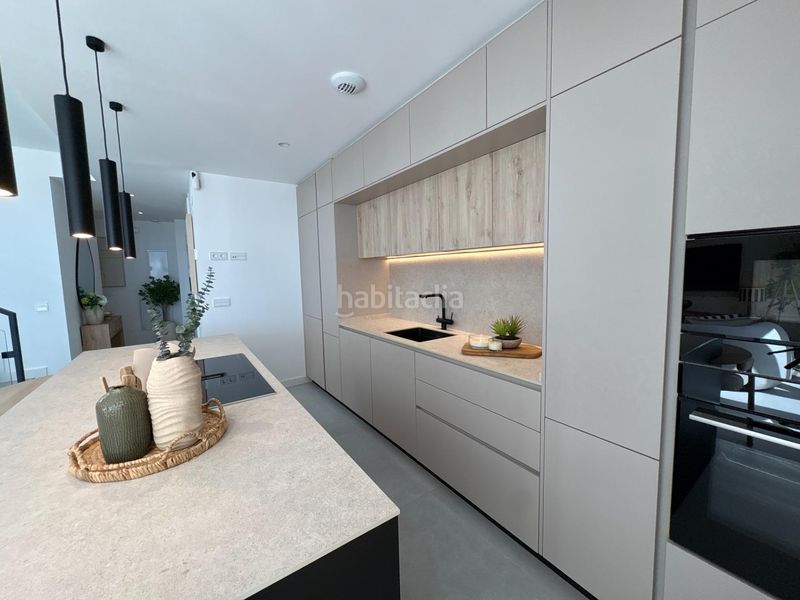Foto a6c03fe8-1b79-4685-a098-01b5dd2b87f9. Apartamento ático de diseño con gran solárium y vistas al mar en Montemar, en Torremolinos