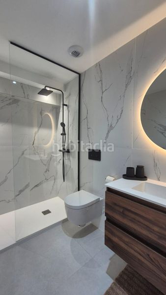 Foto e8c42181-cf48-4750-b4d0-7a53e1d4a3a5. Apartamento ático de diseño con gran solárium y vistas al mar en Montemar, en Torremolinos