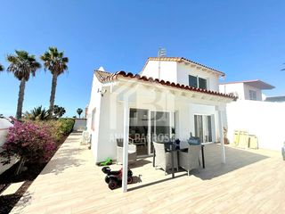 Casa  Desconocido. Golf del sur  villa  590.000