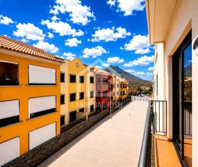 Etagenwohnung  Galeón. El galeón adeje  2bd  pkg  274.900