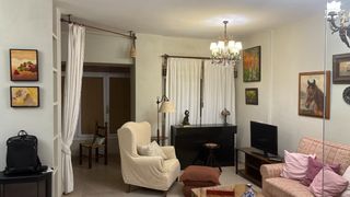 Flat  Calle sancha de lara. Exclusiva vivienda de cuatro dormitorios y tres baños situada en