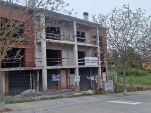 Casa adossada a Avinguda arbre fruiter 25. Casa para acabar a petición del cliente
