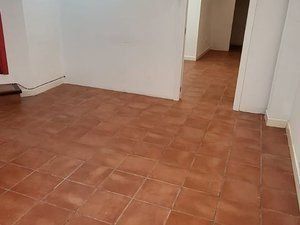 Local Comercial a Carrer de les joies 12. Local con alta  rentabilidad