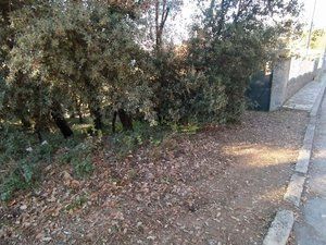 Terrain résidentiel à Carrer josep trueta 9. Gran terreno con vistas a