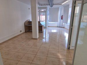 Local Comercial en Avinguda de la vila 29. Local para rentabilidad alta