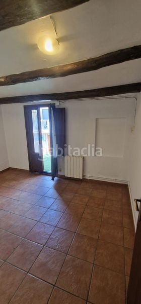Foto 9da2a8fa-5a2a-4eb1-83cb-13f1b6c2f322. Casa adossada amb xemeneia calefacció a Moià