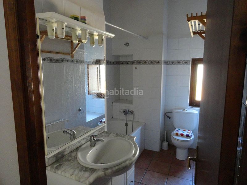 Foto bd6dc0ac-0a3d-4b3e-94e4-83b73ba5000e. Casa adossada amb xemeneia calefacció a Moià