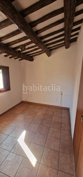 Foto efcd9e40-7929-4c79-ac1f-8d938e6412fc. Casa adossada amb xemeneia calefacció a Moià