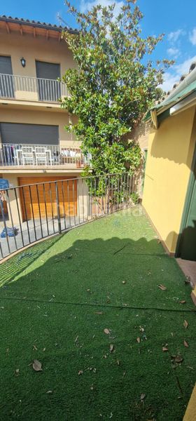 Foto fa28b638-0d48-4a78-8dd1-e9e331b2f44a. Casa adossada amb xemeneia calefacció a Moià