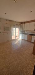Reihenhaus in Carrer de mossèn lluís daví 60. Casa adosada con patio - jardín y  amplio parking