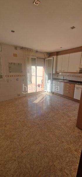 Foto 77b9f8f5-024e-4b49-b8a4-5036b9360707. Casa adossada amb calefacció aparcament a Moià