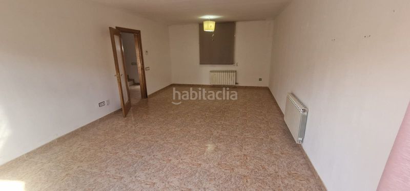 Foto ef2fc668-8feb-4917-96fa-12cb75870191. Casa adossada amb calefacció aparcament a Moià