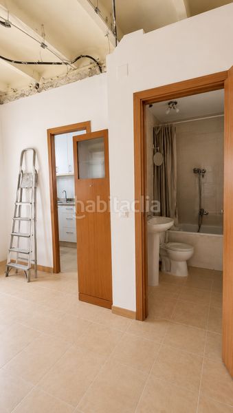 Foto f6d4a9ec-2893-47e7-b7f1-54e56a2ba5ee. Edifici a Centre Rubí