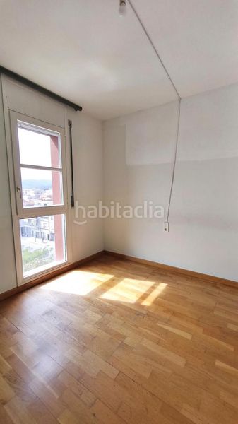 Foto f633370a-9baa-44c9-bd23-50e25f1fd3c3. Pis amb calefacció aparcament a Zona Esportiva Terrassa