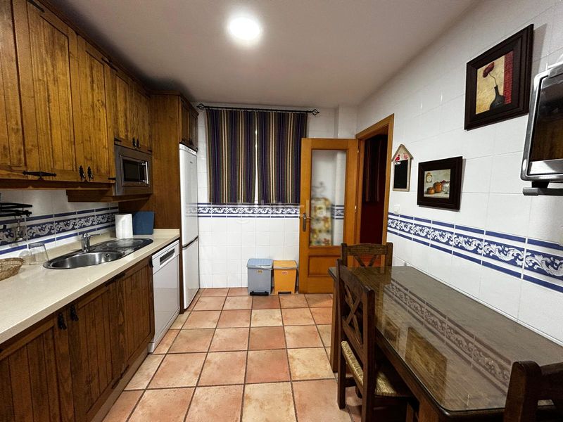 Foto 01bad459-f20c-4912-8d5a-520c445b6df5. Dúplex se vende dúplex 2º linea de playa en costa ballena en Rota